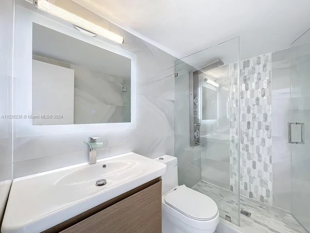 2017 S Ocean Dr # 1206, Hallandale Beach FL 33009