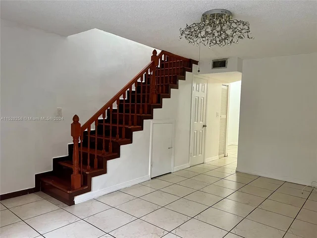 918 SW 7th Ave # 2, Miami FL 33130