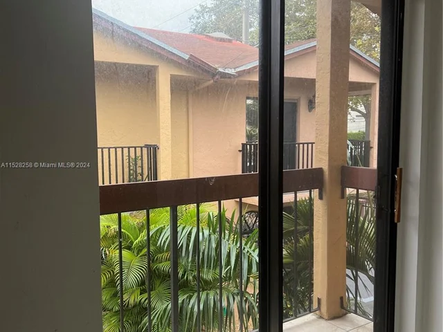 918 SW 7th Ave # 2, Miami FL 33130