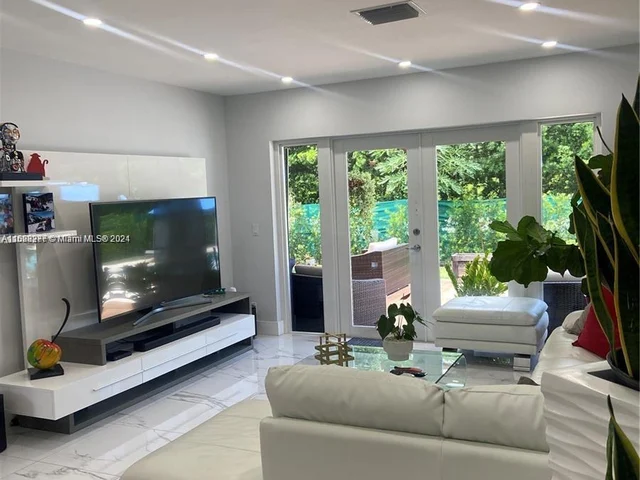 8721 SW 80th St, Miami FL 33173