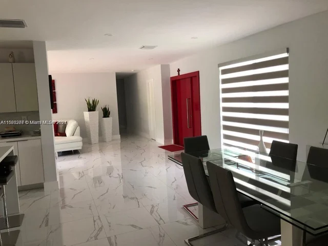 8721 SW 80th St, Miami FL 33173