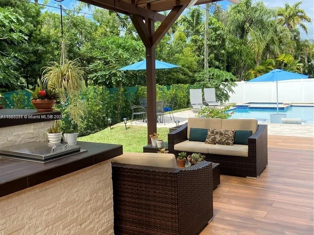 8721 SW 80th St, Miami FL 33173