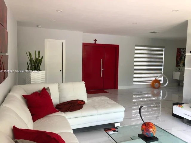 8721 SW 80th St, Miami FL 33173