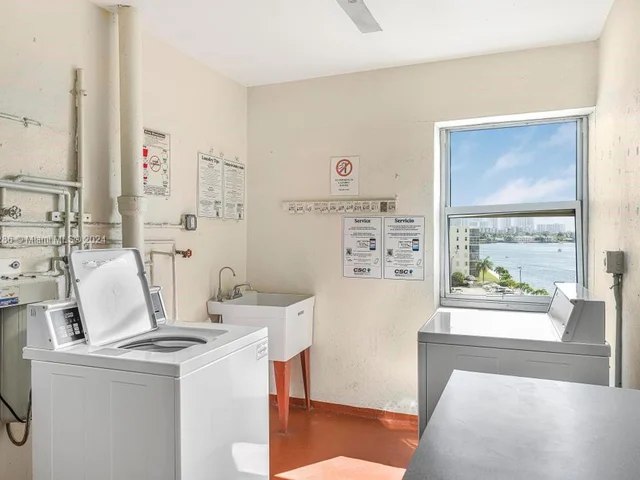 2903 Point East Dr # K602, Aventura FL 33160