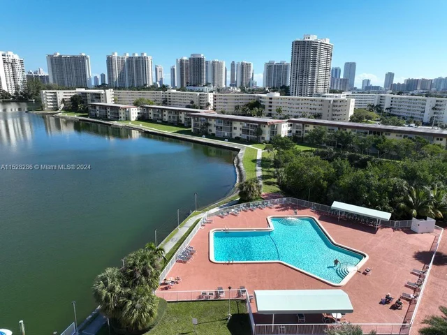2903 Point East Dr # K602, Aventura FL 33160