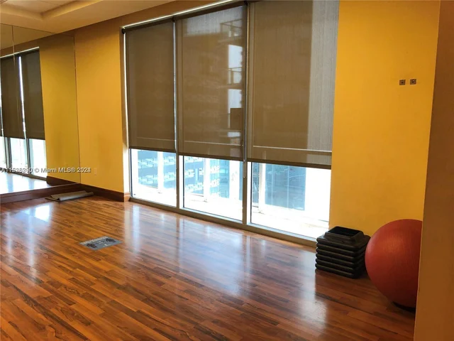 1060 BRICKELL AV # 2211, Miami FL 33131