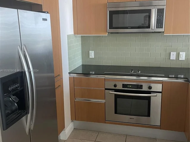 1060 BRICKELL AV # 2211, Miami FL 33131