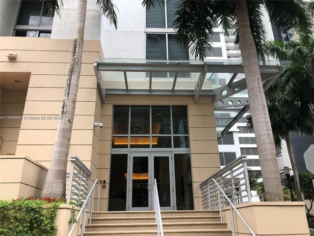 1060 BRICKELL AV # 2211, Miami FL 33131