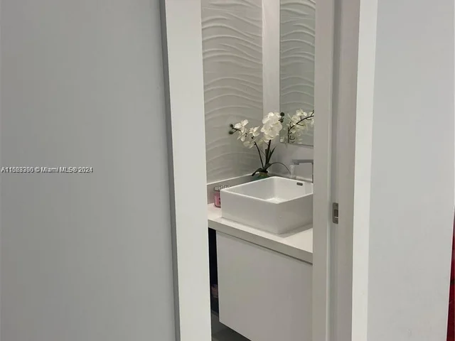 8721 SW 80th St, Miami FL 33173