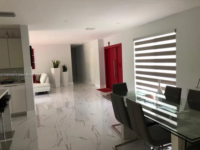 8721 SW 80th St, Miami FL 33173