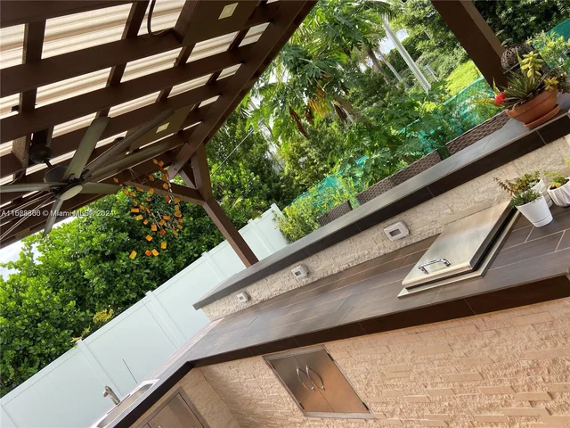 8721 SW 80th St, Miami FL 33173