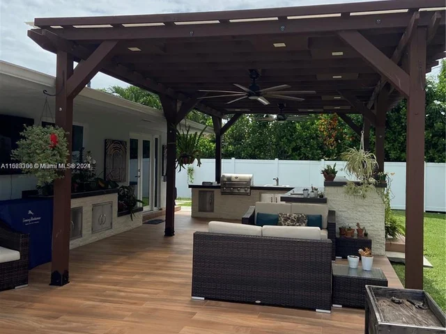 8721 SW 80th St, Miami FL 33173