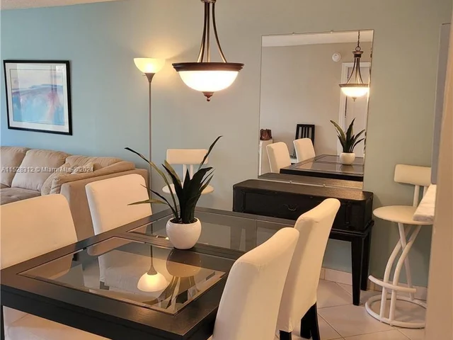 3774 Inverrary Blvd # 206P, Lauderhill FL 33319