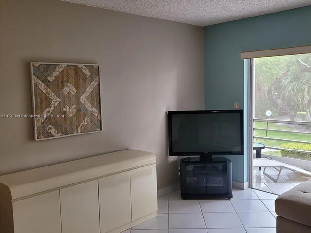 3774 Inverrary Blvd # 206P, Lauderhill FL 33319