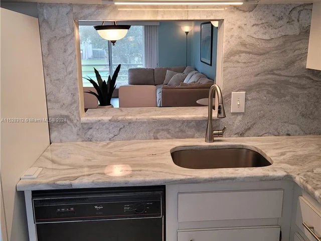 3774 Inverrary Blvd # 206P, Lauderhill FL 33319