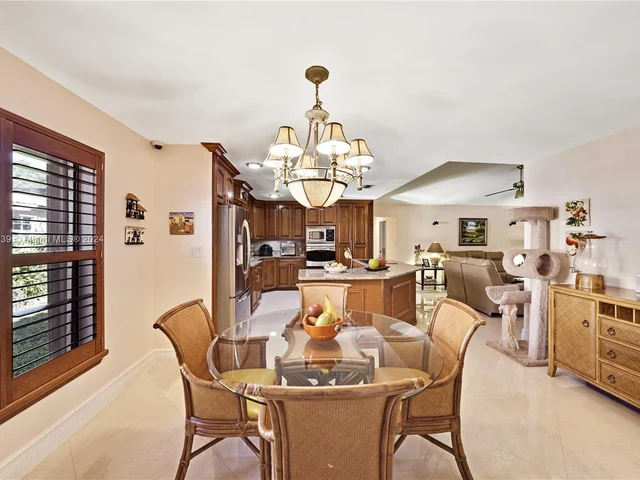 5633 NW 86th Ave, Coral Springs FL 33067