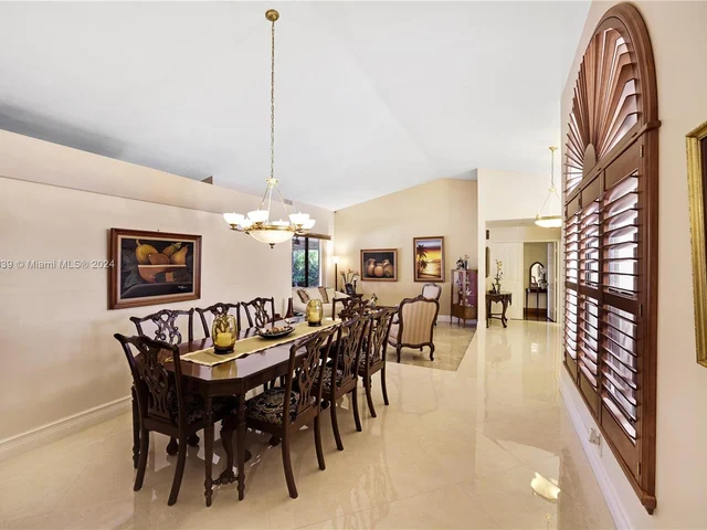 5633 NW 86th Ave, Coral Springs FL 33067