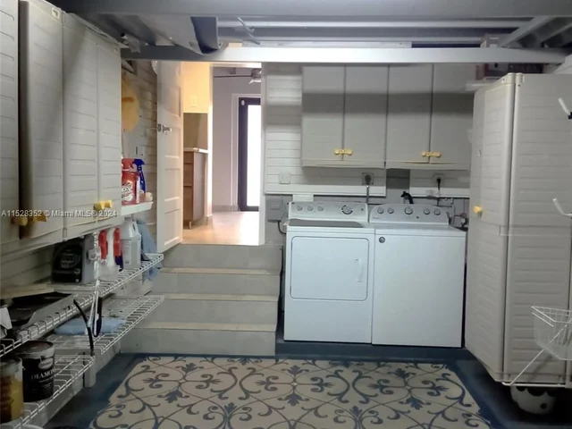 120 SW 26th Rd, Miami FL 33129