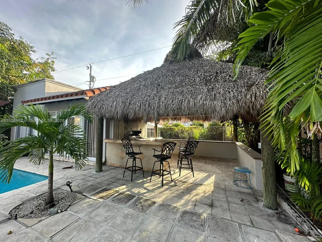 120 SW 26th Rd, Miami FL 33129