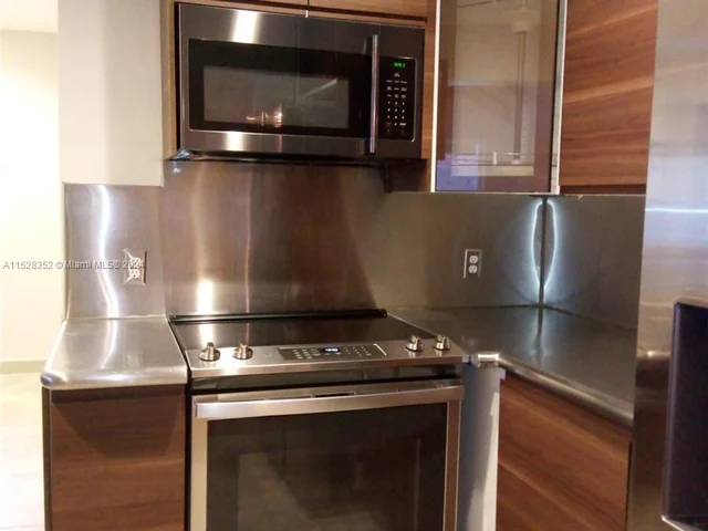 120 SW 26th Rd, Miami FL 33129