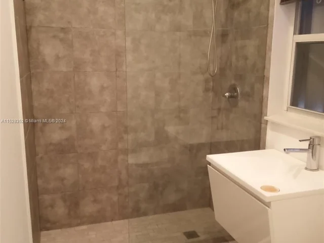 120 SW 26th Rd, Miami FL 33129