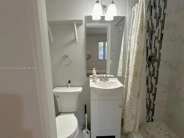 120 SW 26th Rd, Miami FL 33129