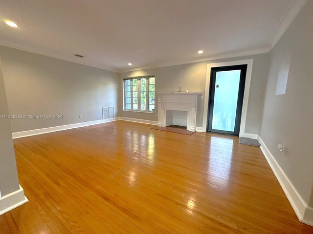 120 SW 26th Rd, Miami FL 33129