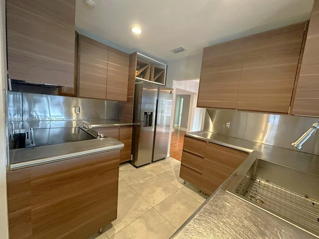 120 SW 26th Rd, Miami FL 33129