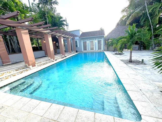 120 SW 26th Rd, Miami FL 33129