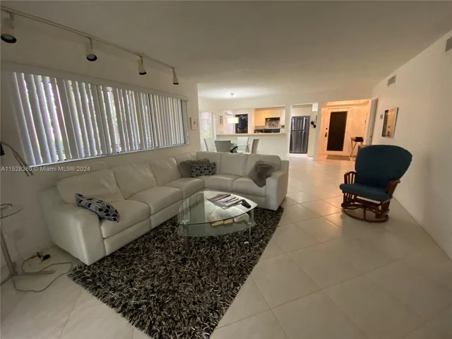 609 Brackenwood Cv # 609, Palm Beach Gardens FL 33418