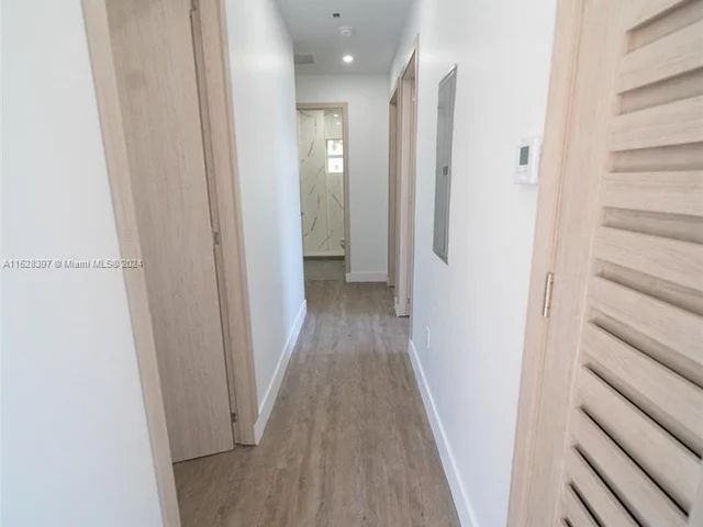 500 Foster Rd # B, Hallandale Beach FL 33009