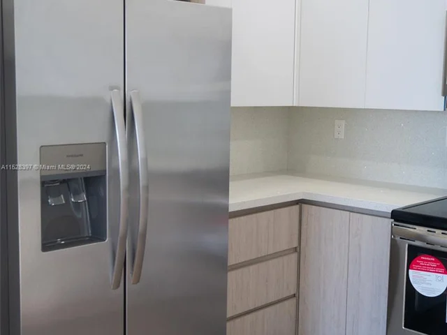 500 Foster Rd # B, Hallandale Beach FL 33009