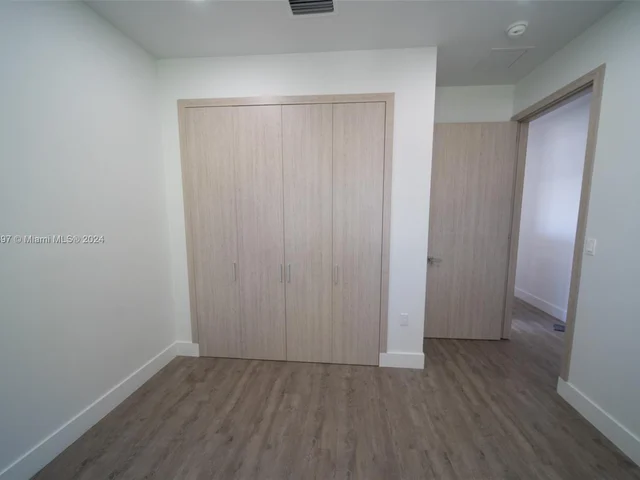 500 Foster Rd # B, Hallandale Beach FL 33009