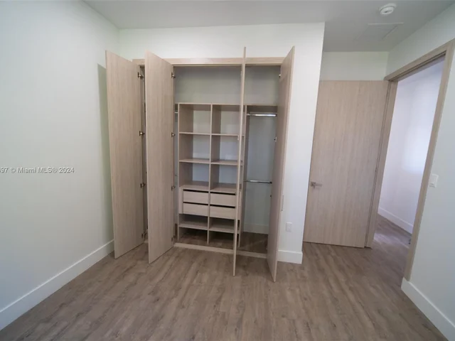 500 Foster Rd # B, Hallandale Beach FL 33009