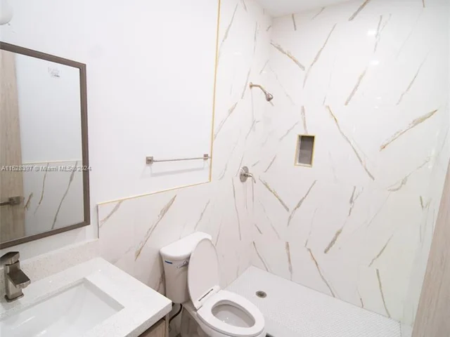 500 Foster Rd # B, Hallandale Beach FL 33009