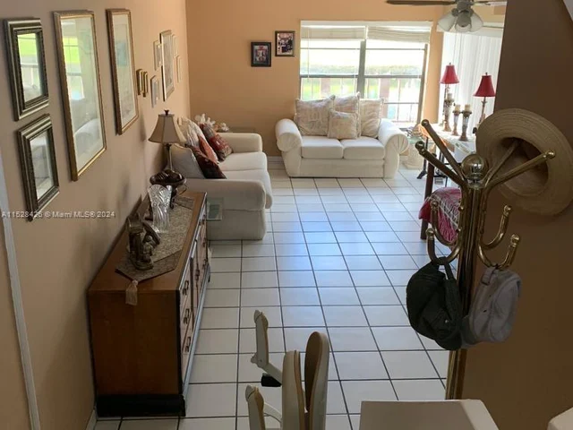 562 NW 98th Ct # 562, Miami FL 33172