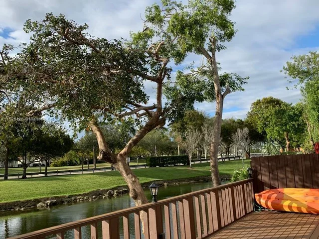 562 NW 98th Ct # 562, Miami FL 33172