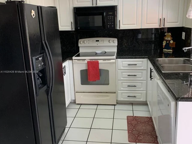 562 NW 98th Ct # 562, Miami FL 33172