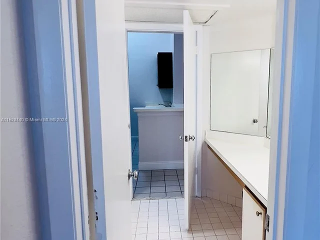 2810 N Oakland Forest Dr # 308, Oakland Park FL 33309