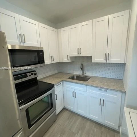 2048 NE 168th St # 3, North Miami Beach FL 33162