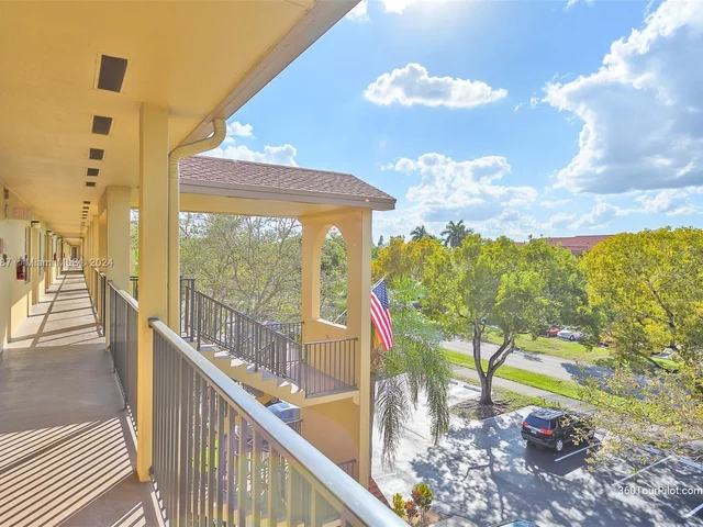 1351 SW 125th Ave # 401S, Pembroke Pines FL 33027