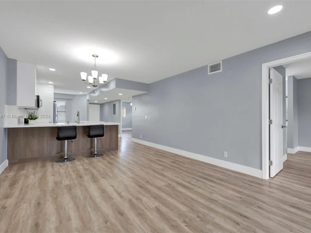 1351 SW 125th Ave # 401S, Pembroke Pines FL 33027