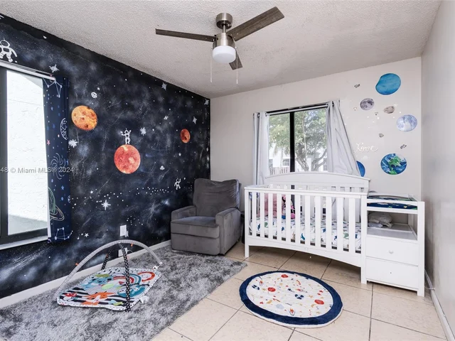 1020 SW 87th Ter, Pembroke Pines FL 33025