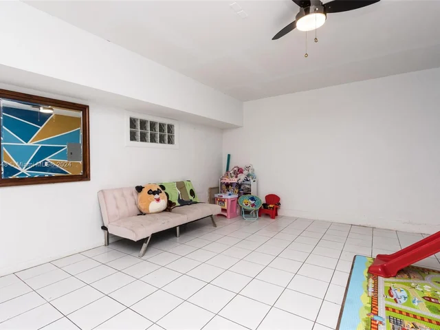 1020 SW 87th Ter, Pembroke Pines FL 33025