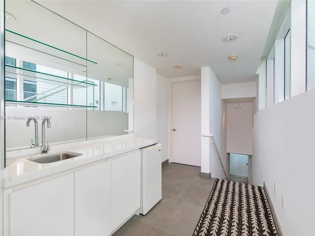 1040 Biscayne Blvd # 4402, Miami FL 33132