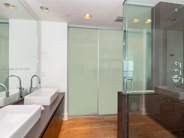 1040 Biscayne Blvd # 4402, Miami FL 33132