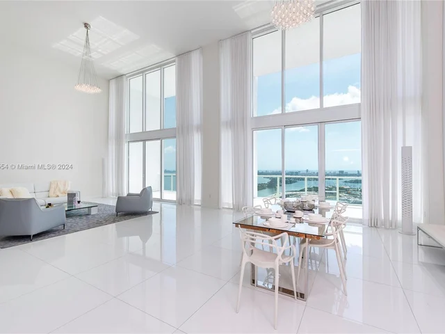 1040 Biscayne Blvd # 4402, Miami FL 33132