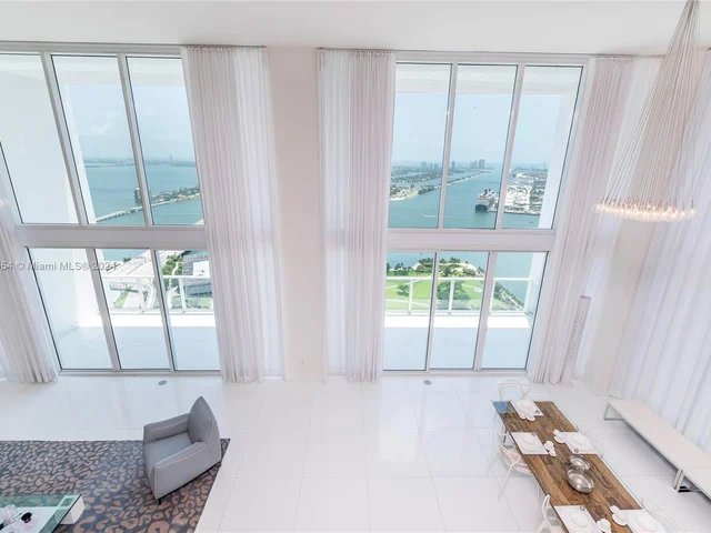 1040 Biscayne Blvd # 4402, Miami FL 33132