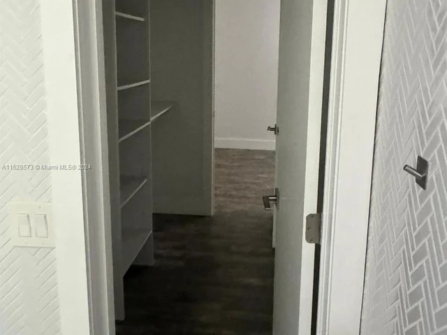 317 W 28th St # 6, Miami Beach FL 33140