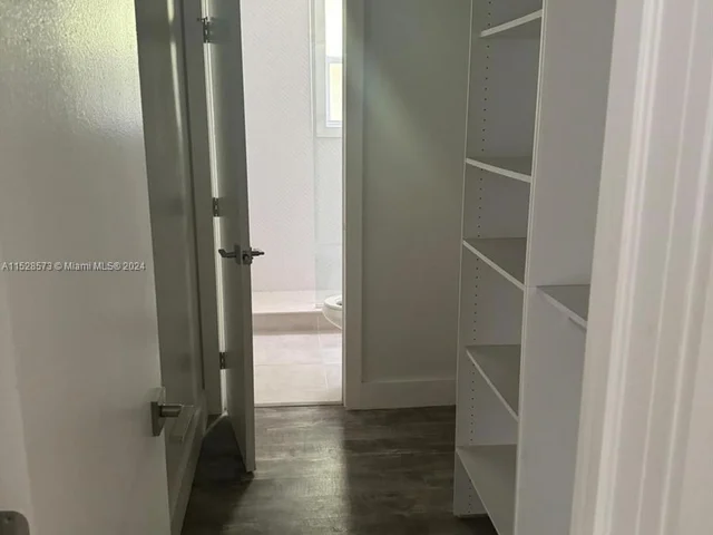 317 W 28th St # 6, Miami Beach FL 33140